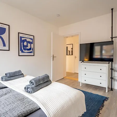 Home4stays - Apartmenthaus In 公寓