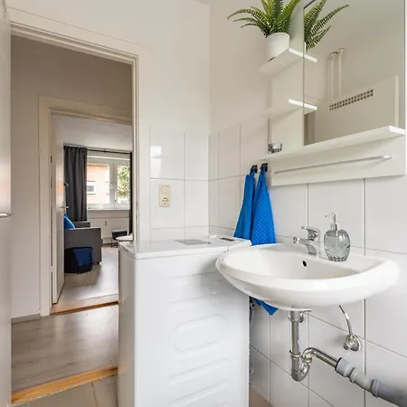 Home4stays - Apartmenthaus In *