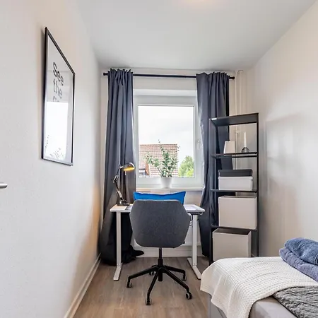 Home4stays - Apartmenthaus In 新明斯特