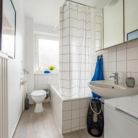 Home4stays - Apartmenthaus In *