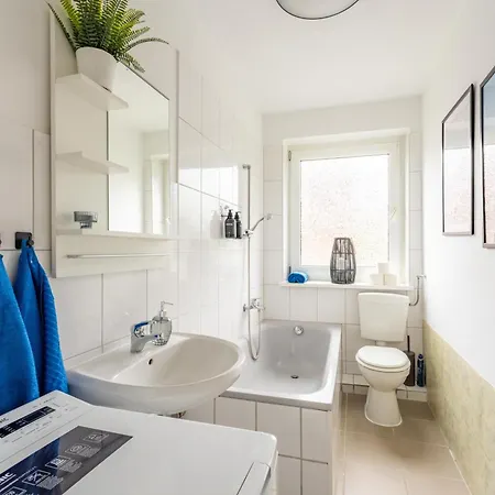 Home4stays - Apartmenthaus In *