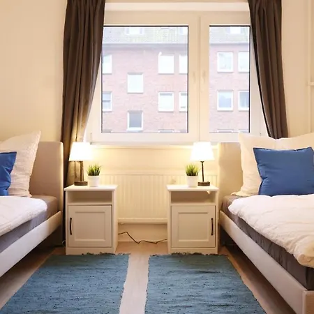 Home4stays - Apartmenthaus In *