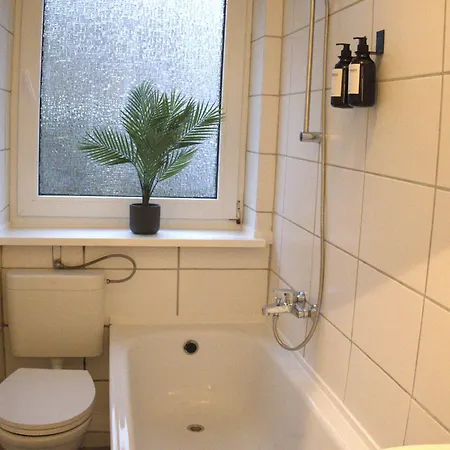Home4stays - Apartmenthaus In 新明斯特